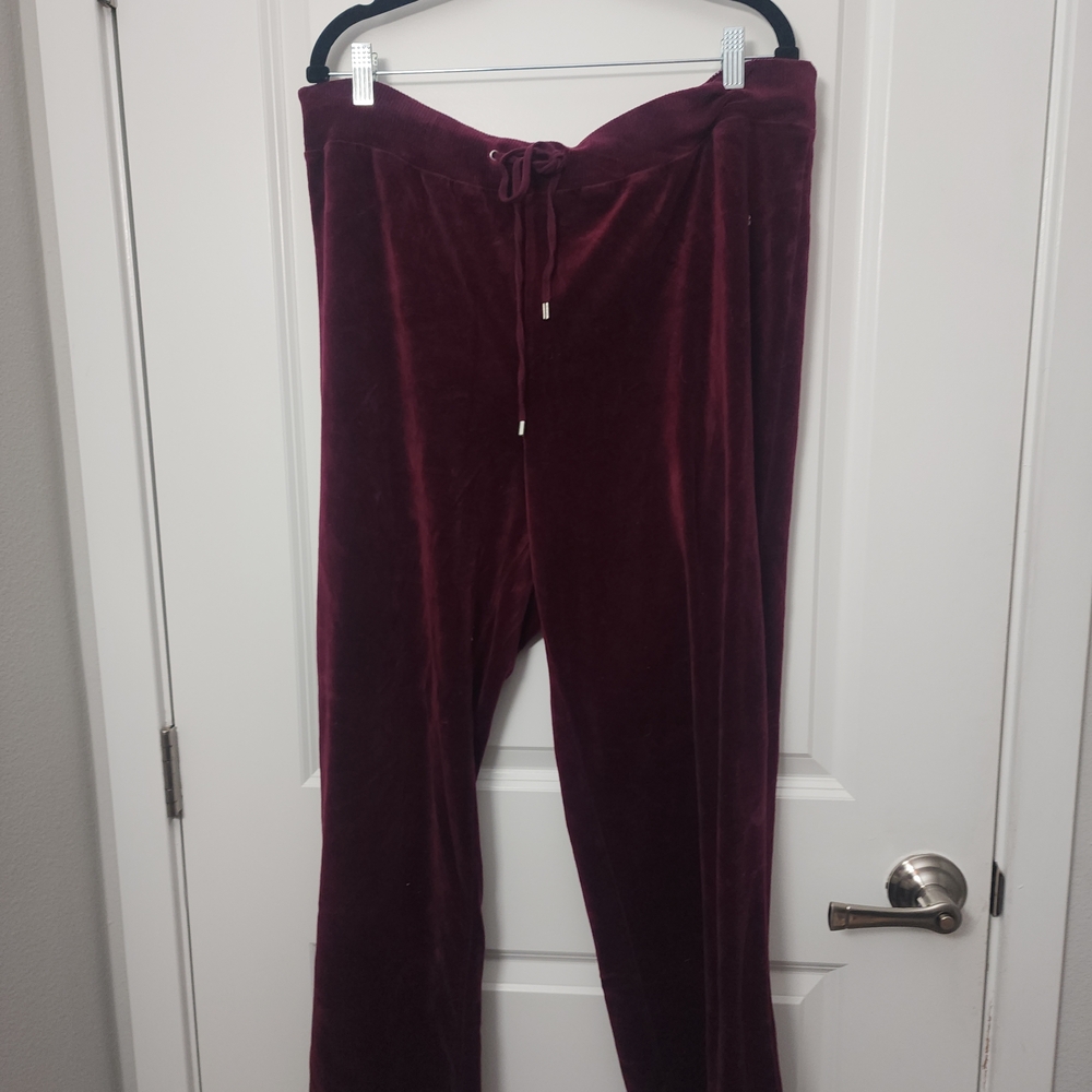 5/$30  Jones New York Burgundy Velvet Track Pants